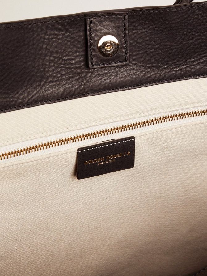 Pasadena Bag in black hammered leather with gold logo on the front - Image 4