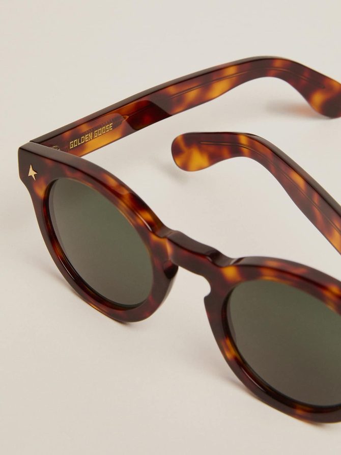 Sunglasses Panthos model with havana frame and gold details - Image 2