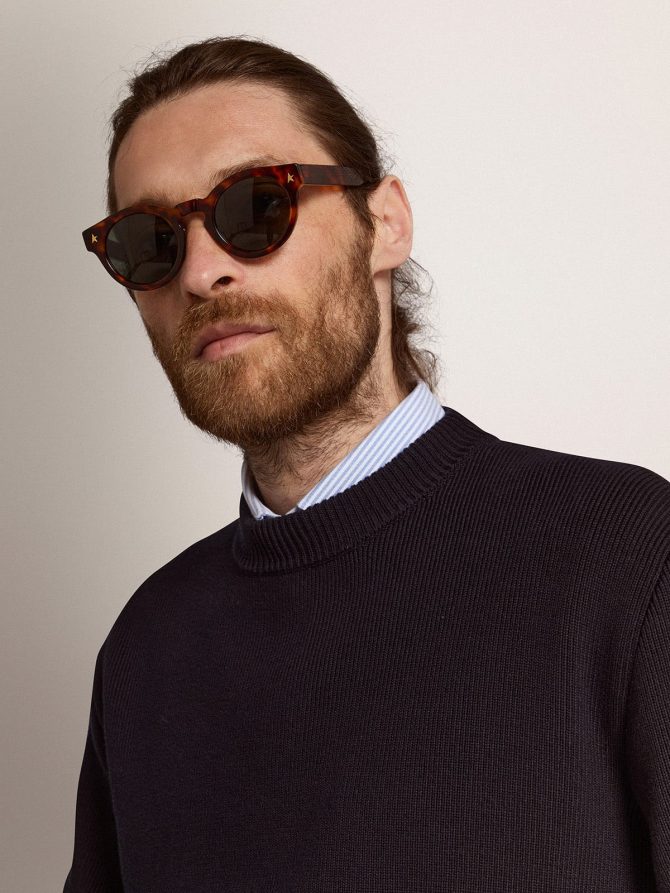 Sunglasses Panthos model with havana frame and gold details - Image 4