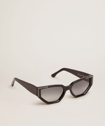 Sunglasses rectangular model with black frame and crystals