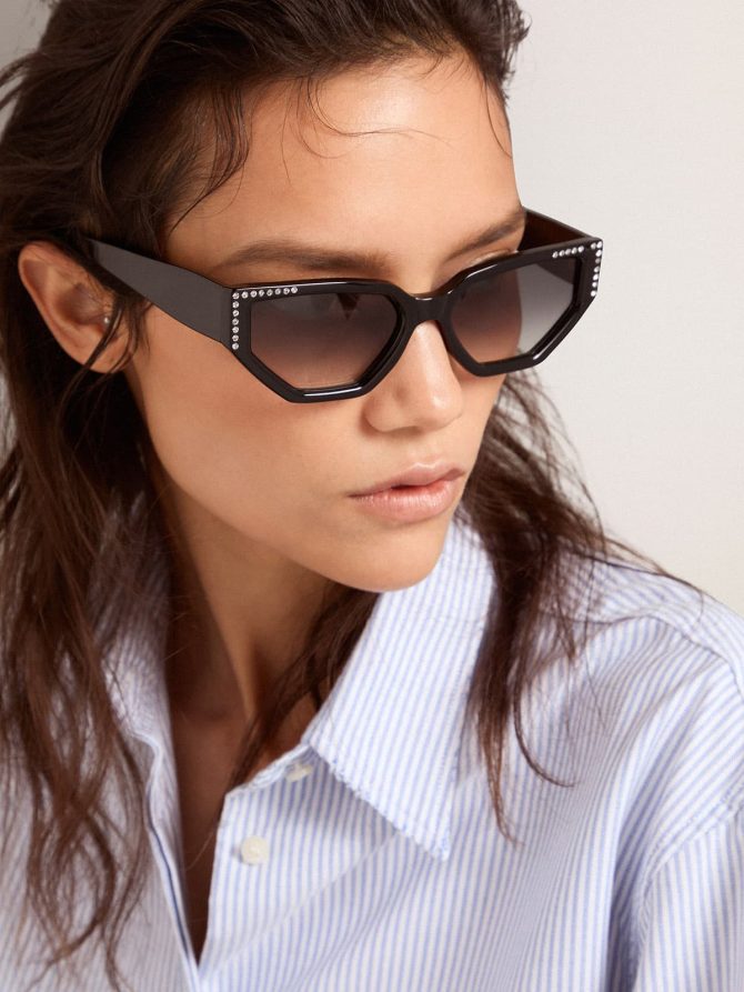 Sunglasses rectangular model with black frame and crystals - Image 3