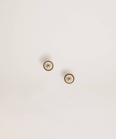 Women’s stud earrings in antique gold color