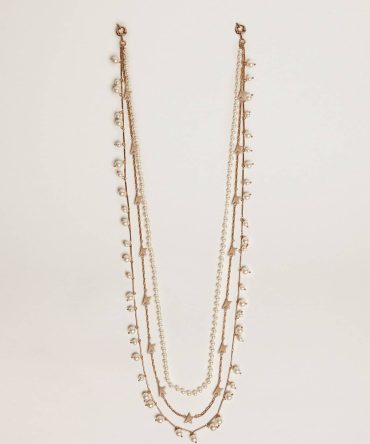 Women’s necklace with three antique gold-colored heritage chains
