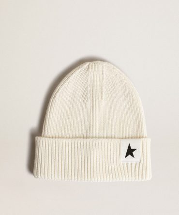 Off-white cotton beanie with contrasting black star