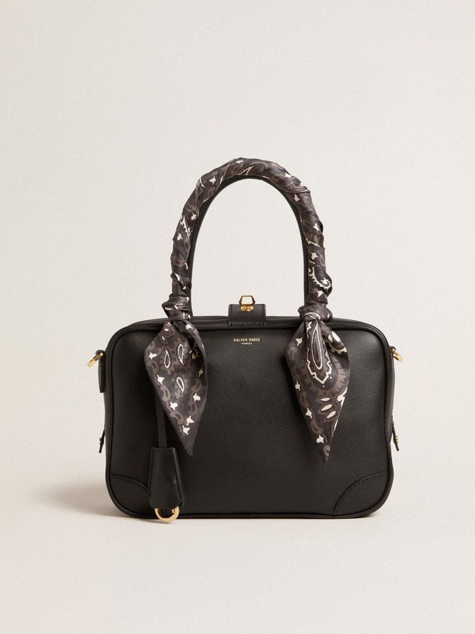 Vita Bag in smooth black leather with gold details - Image 8