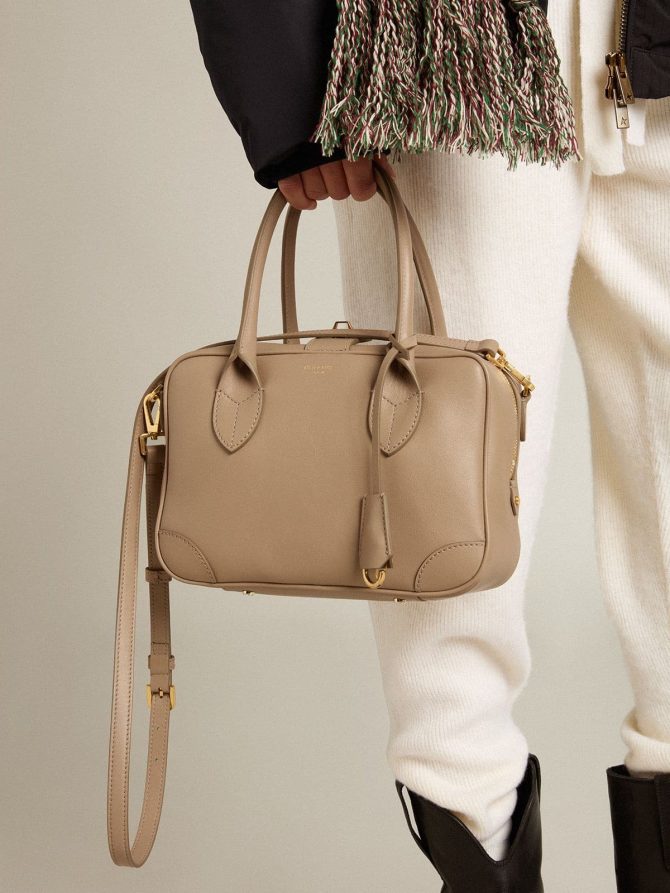 Vita Bag in beige leather with gold details - Image 3