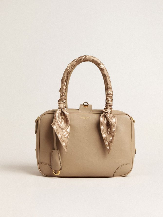 Vita Bag in beige leather with gold details - Image 8