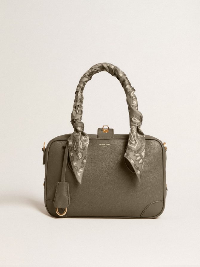 Vita Bag in sage-green sheepskin leather with gold details - Image 8
