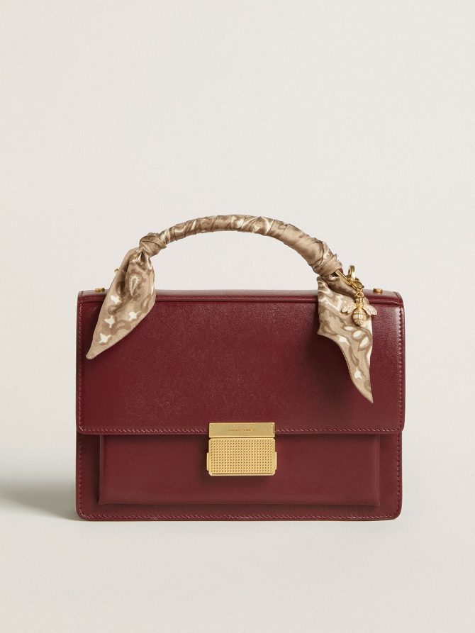 Venezia Bag in burgundy boarded leather with gold details - Image 6