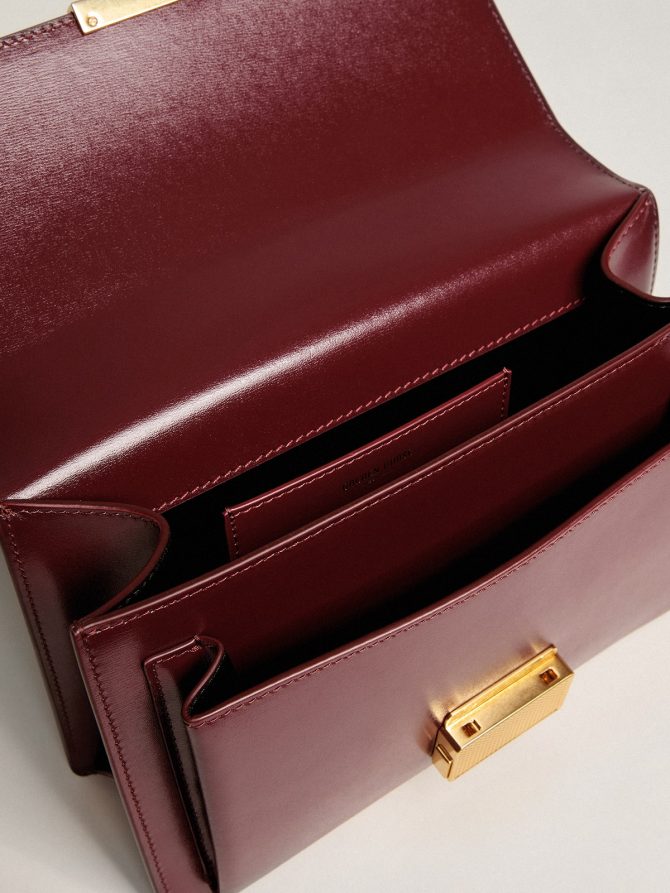 Venezia Bag in burgundy boarded leather with gold details - Image 7