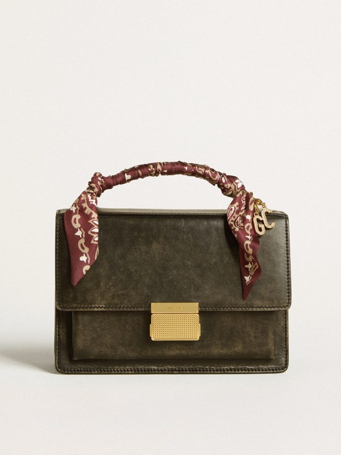 Venezia Bag in black distressed leather with gold details - Image 6