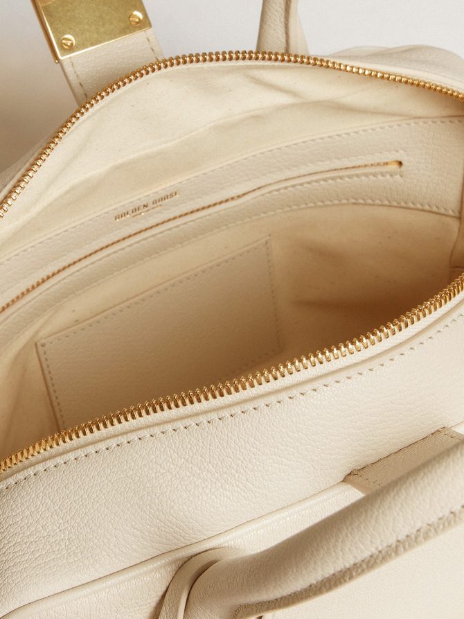 Vita Bag in butter-colored sheepskin leather with gold details - Image 6