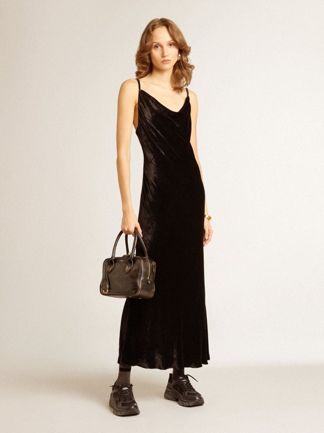 Vita Bag in black distressed leather with gold details - Image 3
