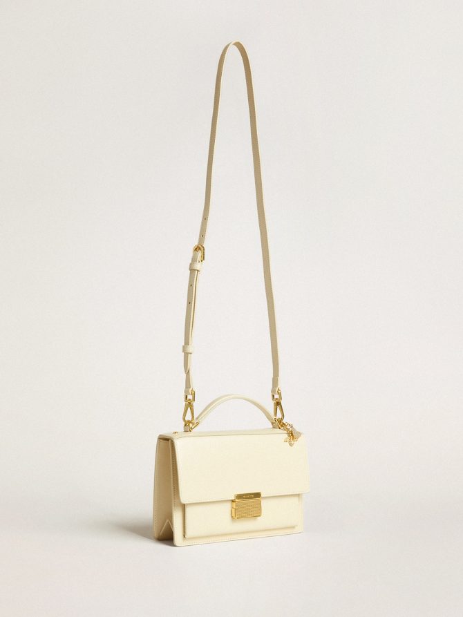Venezia Bag in butter-colored boarded leather with double charm - Image 2