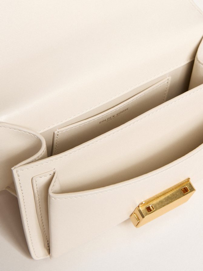 Small Venezia Bag in butter-colored boarded leather with braided scarf - Image 4