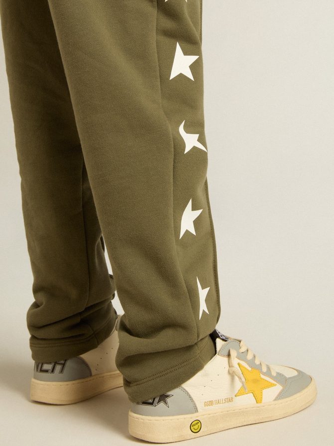 Boys’ military-green joggers with white stars - Image 6