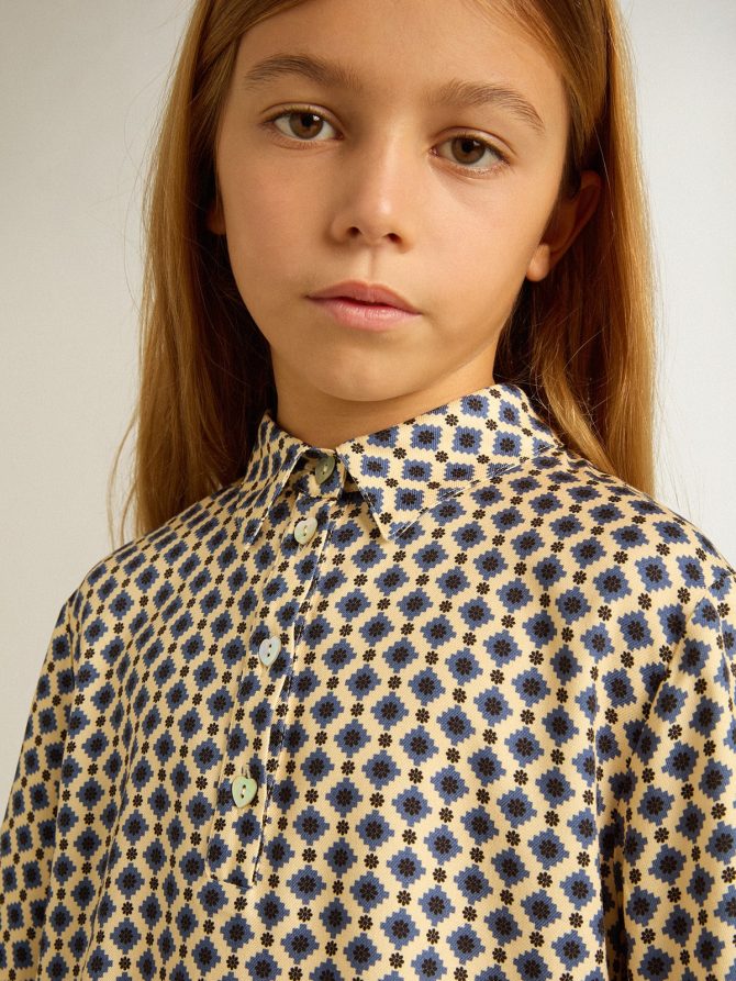 Girls’ polo shirt with geometric print - Image 5
