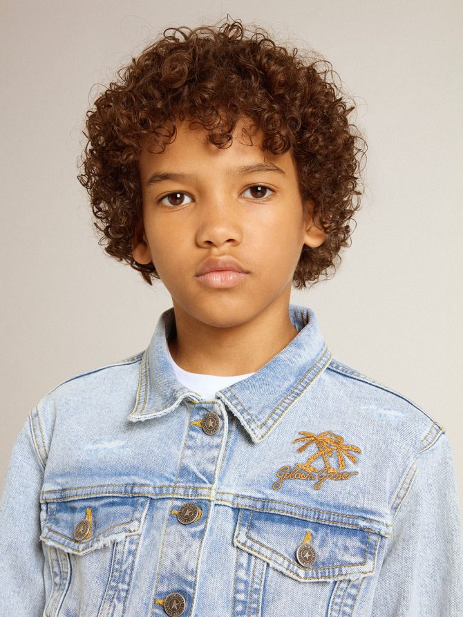 Light denim jacket with embroidery - Image 5