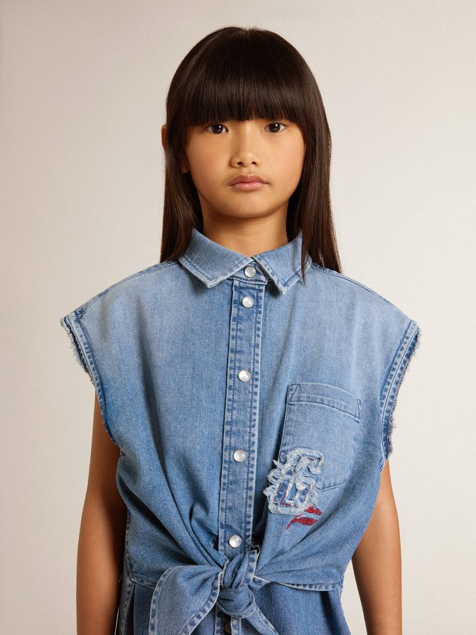 Girls’ denim dress with front knot and embroidery - Image 4