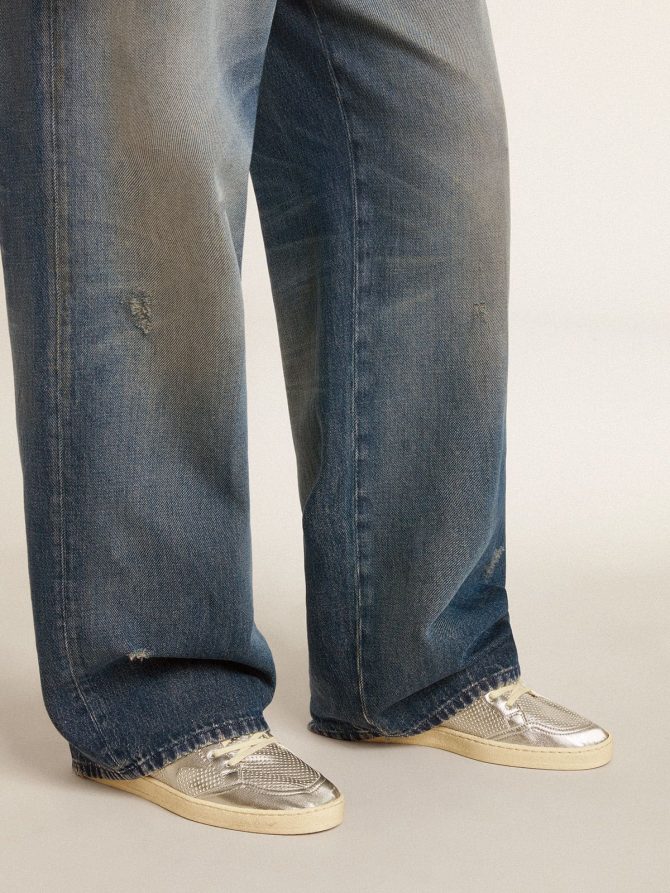 Bio-based Ball Star in metallic silver with silver star and red heel tab - Image 3