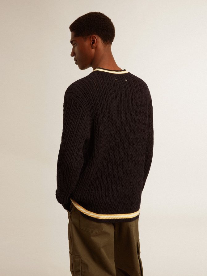 Men’s blue round-neck sweater with contrasting ribbing - Image 4