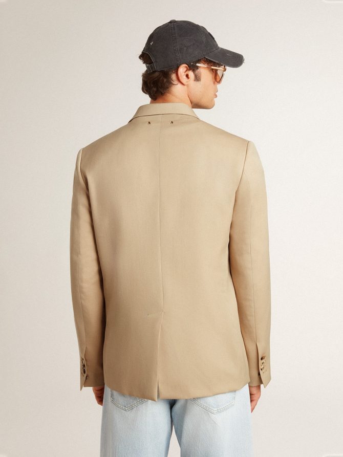 Single-breasted blazer in sand with horn buttons - Image 4