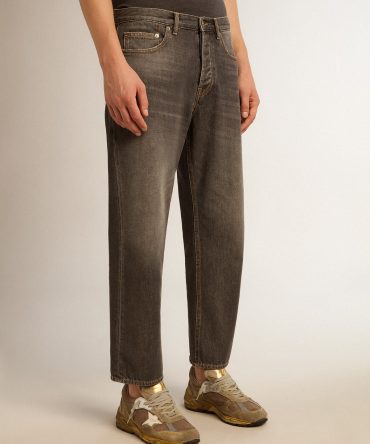 Men’s stonewashed-effect black jeans