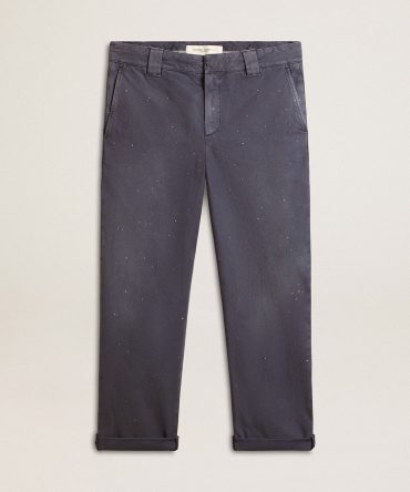 Men’s chinos in blue with a lived-in effect