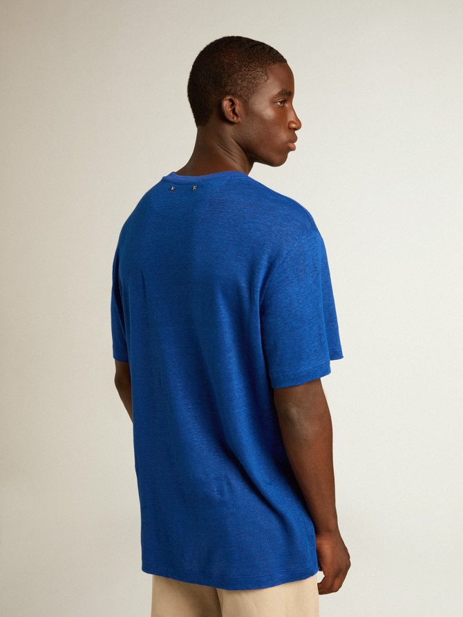 Men’s blue-colored linen T-shirt with print on the chest - Image 4
