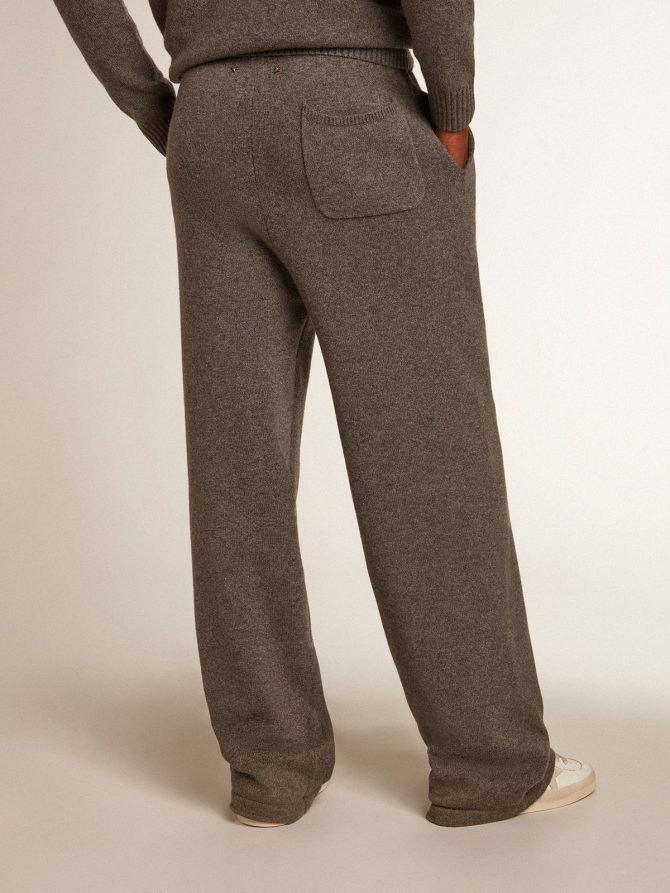 Men’s gray melange cashmere blend joggers - Image 4