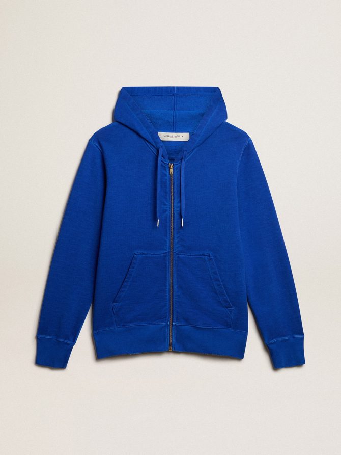 Men’s blue-colored hoodie with lettering on the back
