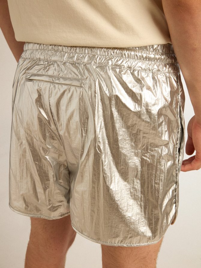 Men’s running shorts in silver fabric - Image 5