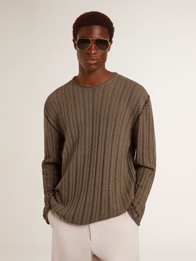 Men’s travertine-colored sweater with ‘Golden’ patch lettering on the back - Image 2