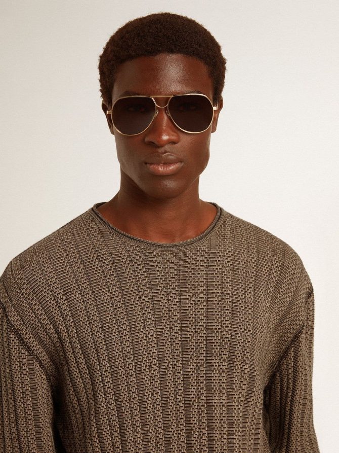Men’s travertine-colored sweater with ‘Golden’ patch lettering on the back - Image 5