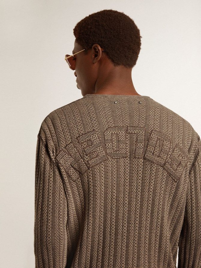 Men’s travertine-colored sweater with ‘Golden’ patch lettering on the back - Image 6