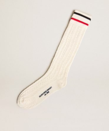 Long ribbed socks in vintage white with two-tone stripes