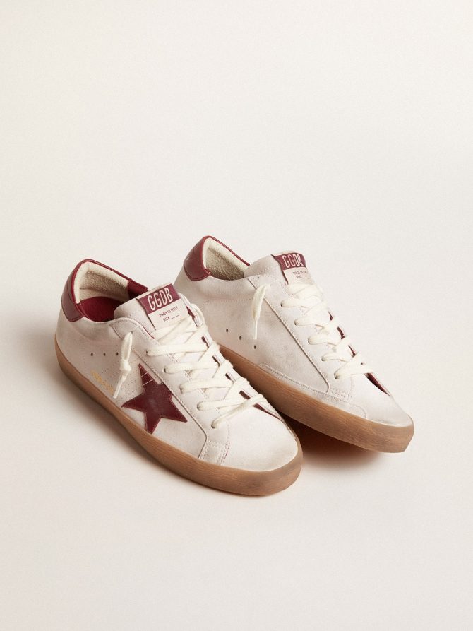 Super-Star in white suede with burgundy leather star and heel tab - Image 2