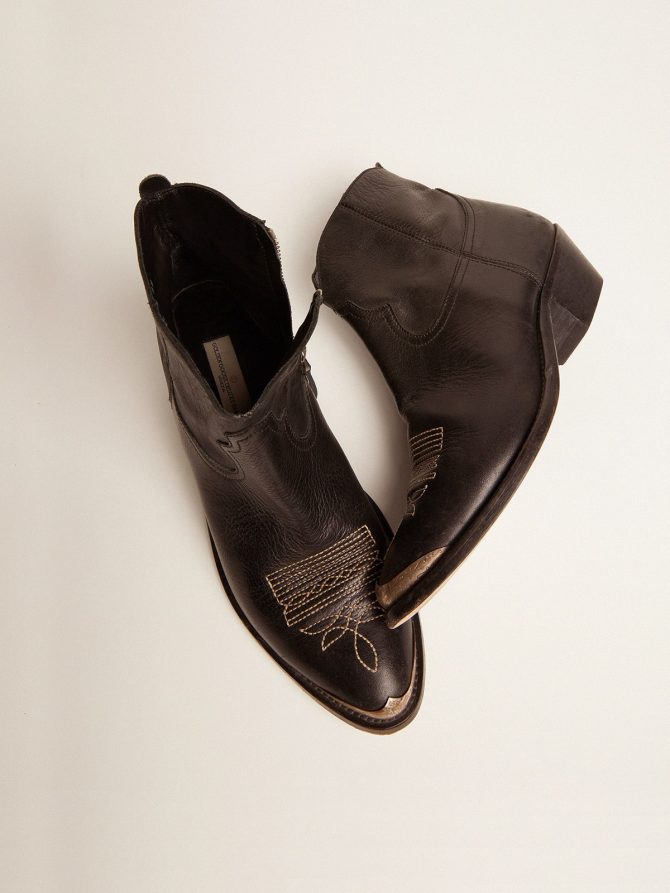 Young ankle boots in black leather with sand-colored embroidery - Image 2