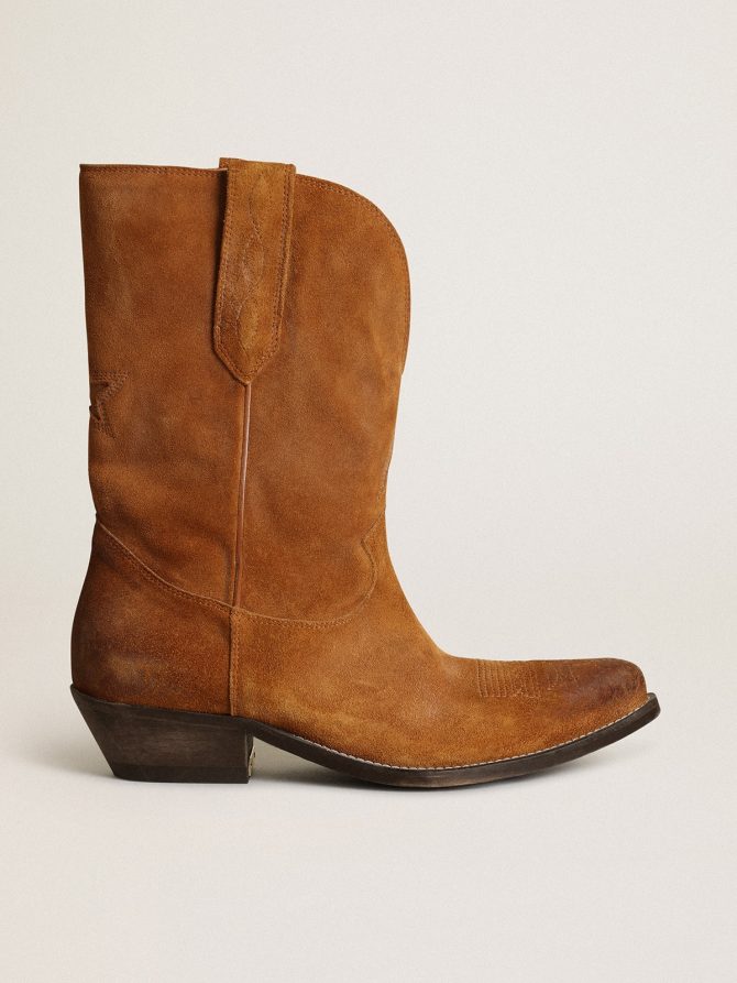 Women’s low boots in tobacco-colored suede with inlay star