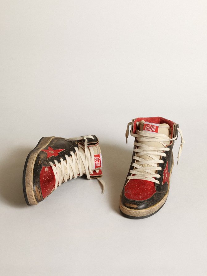 Women’s Sky-Star in black glossy leather with red star - Image 2