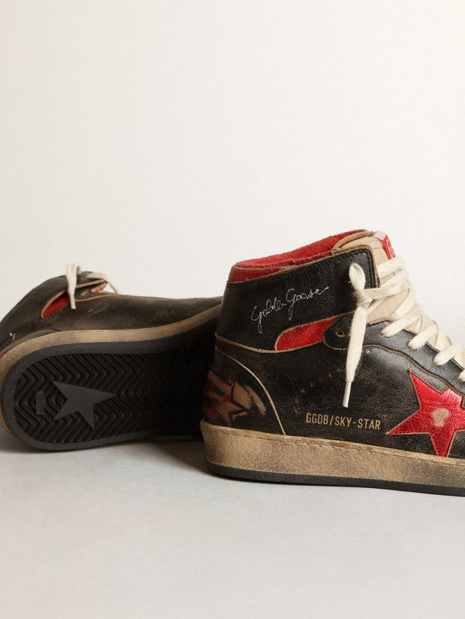 Women’s Sky-Star in black glossy leather with red star - Image 4