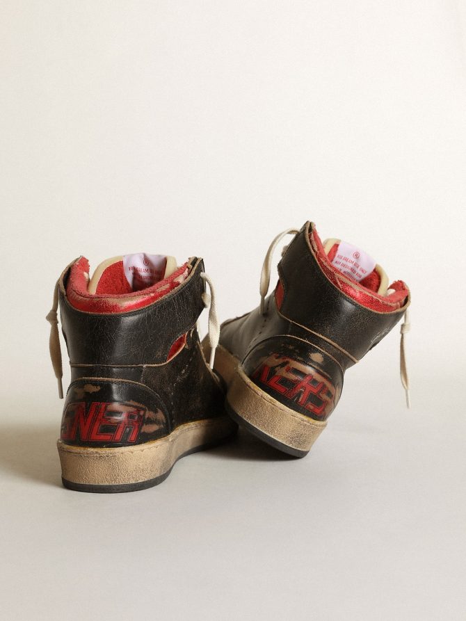Women’s Sky-Star in black glossy leather with red star - Image 5