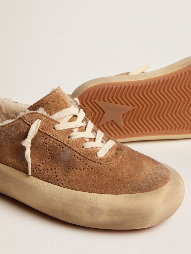 Women’s Space-Star shoes in tobacco-colored suede with shearling lining - Image 4