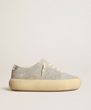 Women’s Space-Star shoes in ice-gray suede with shearling lining