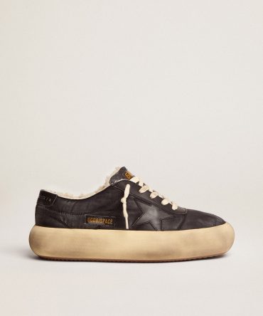 Women’s Space-Star shoes in quilted black nylon with shearling lining