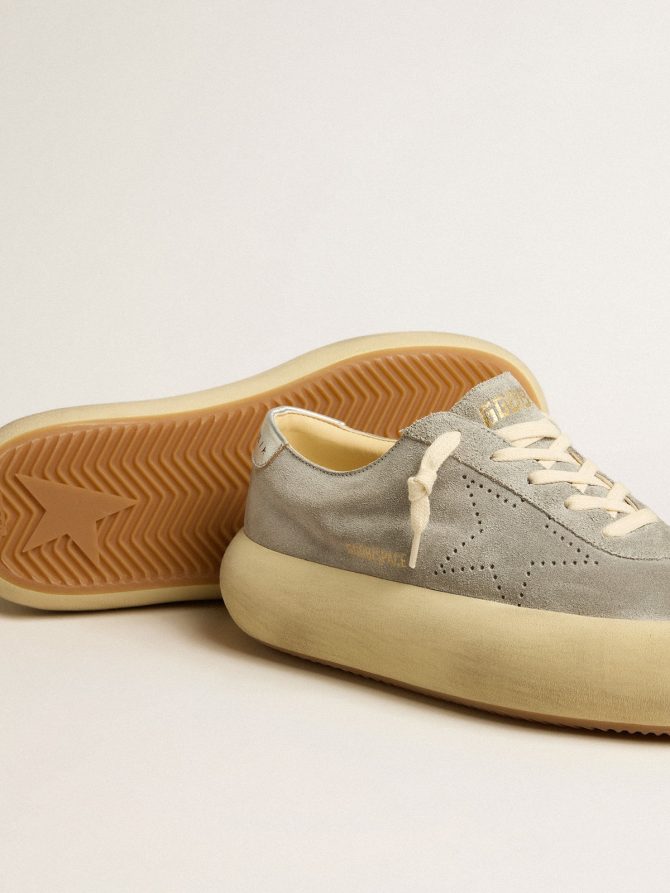 Women’s Space-Star shoes in ice-gray suede with perforated star - Image 4