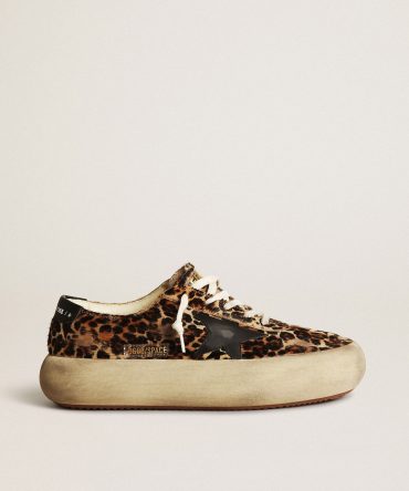 Women’s Space-Star in leopard print pony skin with black star