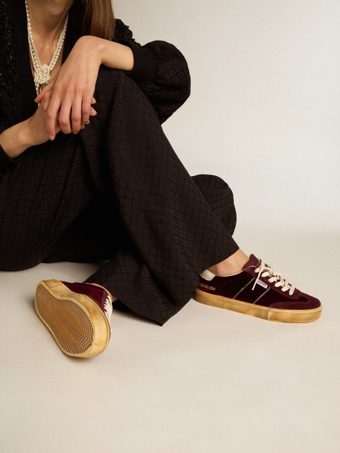 Soul Star in burgundy velvet with white leather heel tab - Image 3