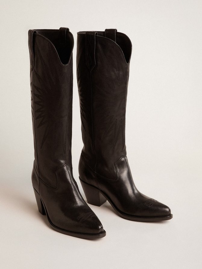 Women’s Wish Star boots in black leather with star embroidery - Image 2