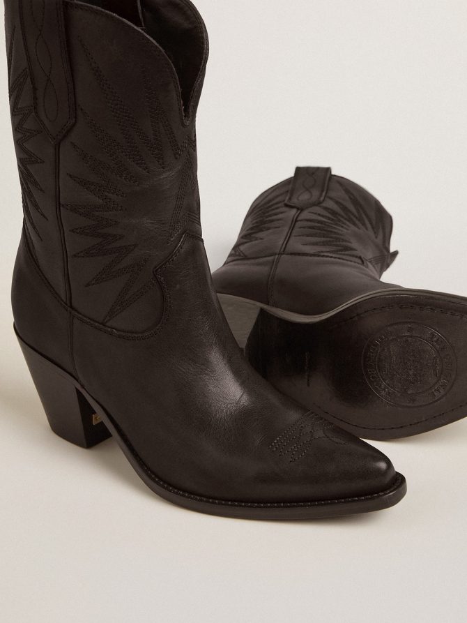Low Wish Star boots in black leather with tone-on-tone inlay star - Image 3